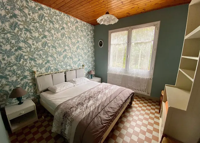 Maison De Pays Avec Grand Jardin, Proche Centre Et - Fr-1-231-294