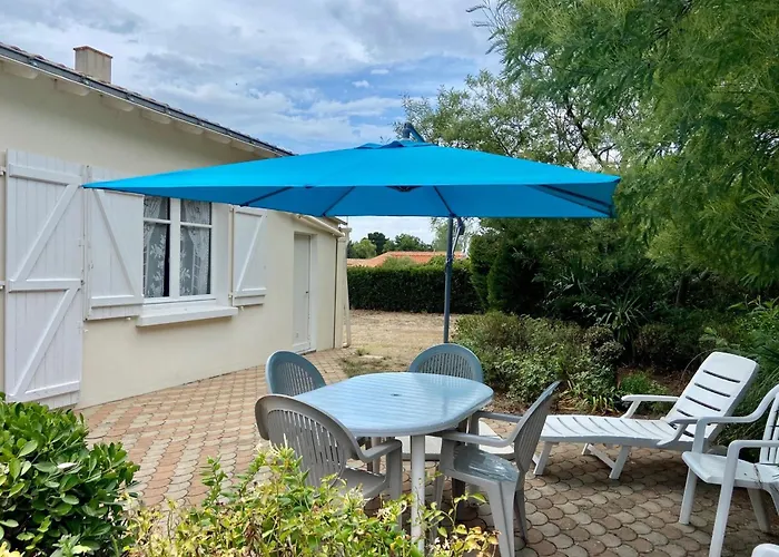 Casa de Férias Maison De Pays Avec Grand Jardin, Proche Centre Et - Fr-1-231-294 Brétignolles-sur-Mer