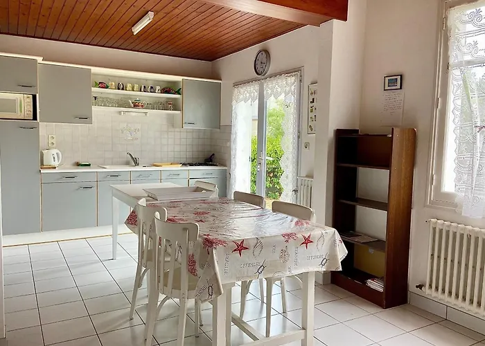 Maison De Pays Avec Grand Jardin, Proche Centre Et - Fr-1-231-294 Casa de Férias *